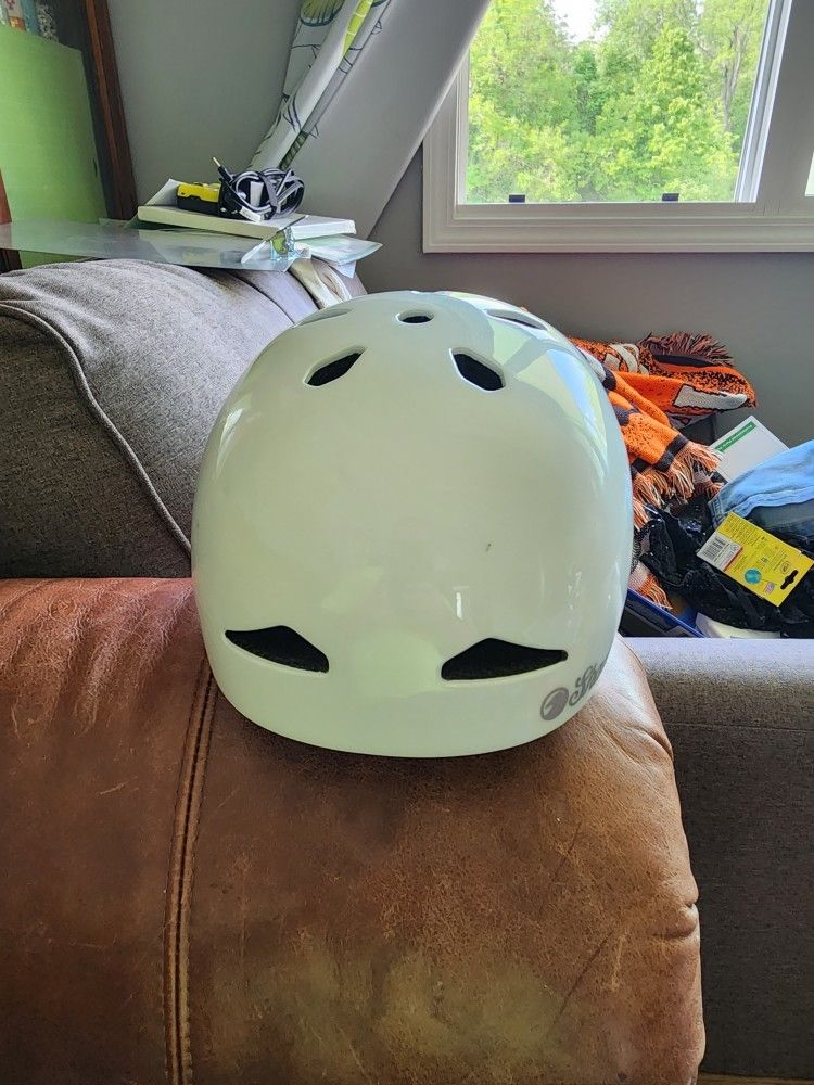 Shadow Conspiracy Featherweight BMX Helmet