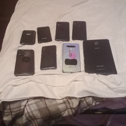 Eight Electronic Items For Sale  7 Phones One Table 