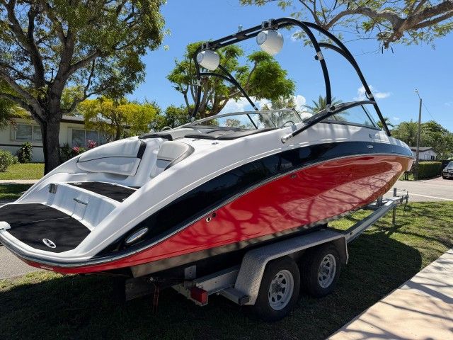2013 Yamaha Jet boat