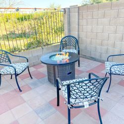 Set Of 4 Metal Outdoor Chairs (NEW CUSHIONS)