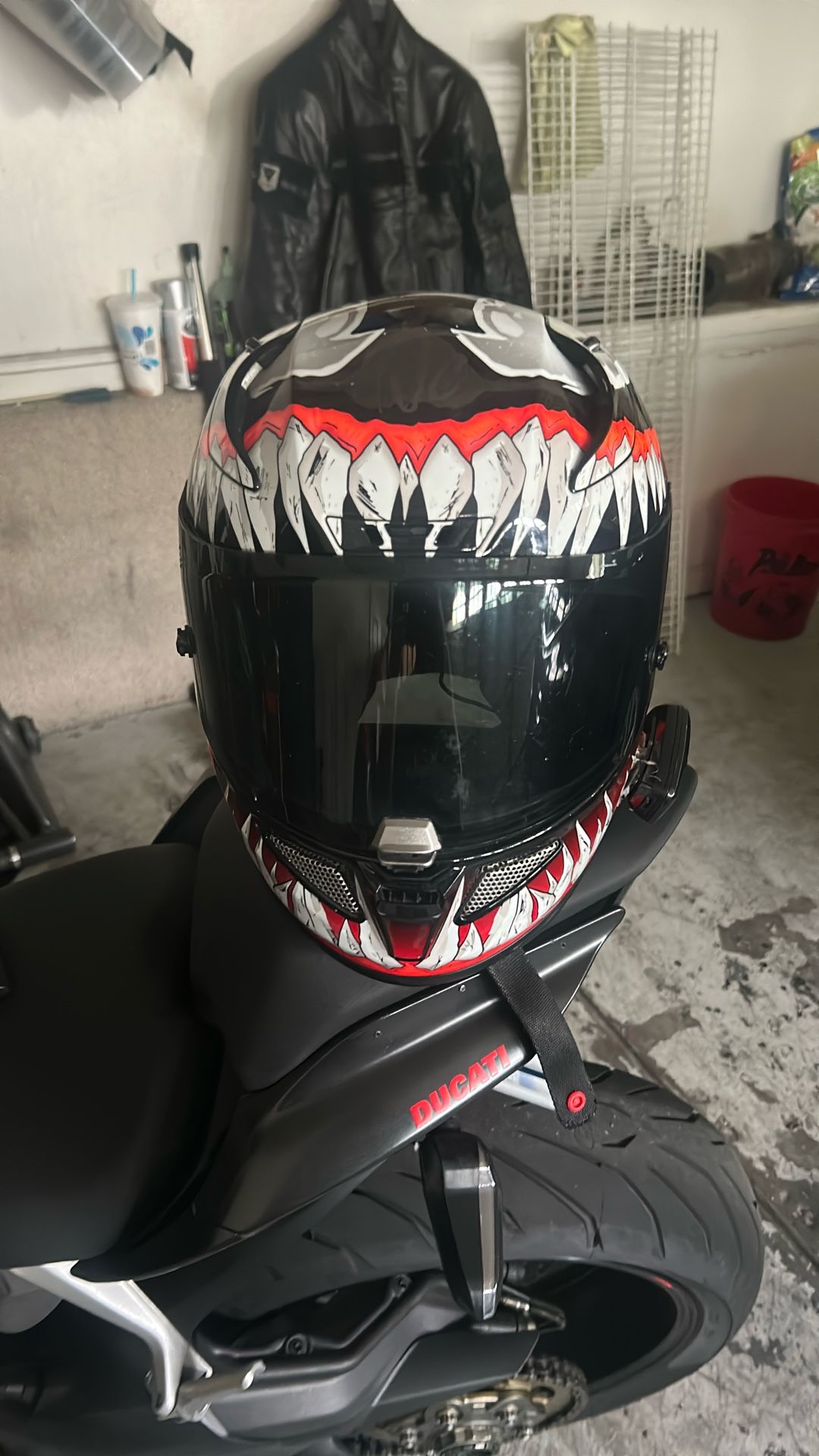 HJC RPHA PRO VENOM Helmet Size Med.