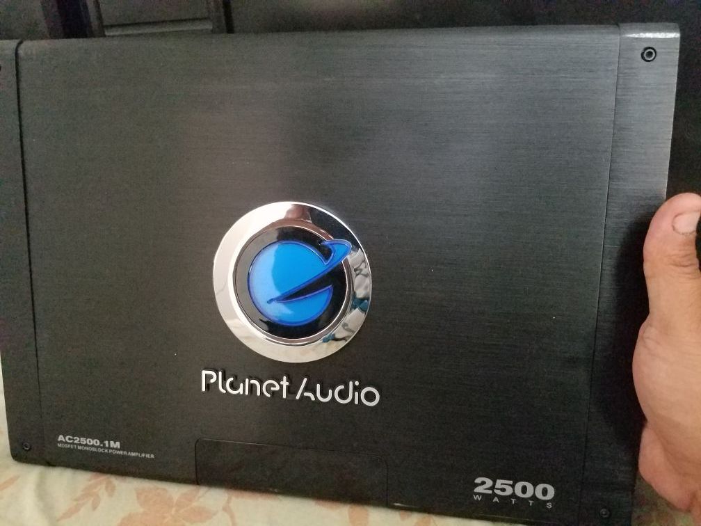 Planet Audio AC 2500.1M monoblock amp 2500 watt amplifier