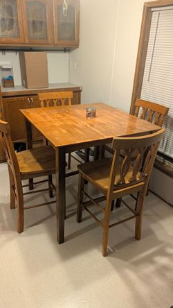 Counter Height Dining Table with 4 Chairs