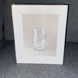 Glass pitcher 