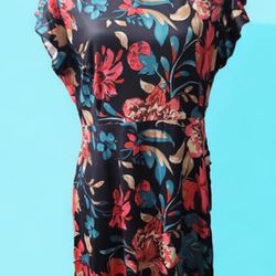BB'S LITTLE TREASURES 07

Floral Print Dress With Ruffle Hem Size XL


