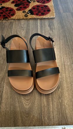 Women’s sandals