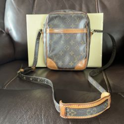Authentic Louis Vuitton Sachet