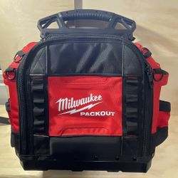 Milwaukee PACKOUT 15 in. Structured Tool Bag 48-22-8316