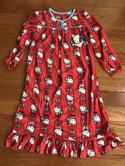 Girls Hello Kitty’s nightgown