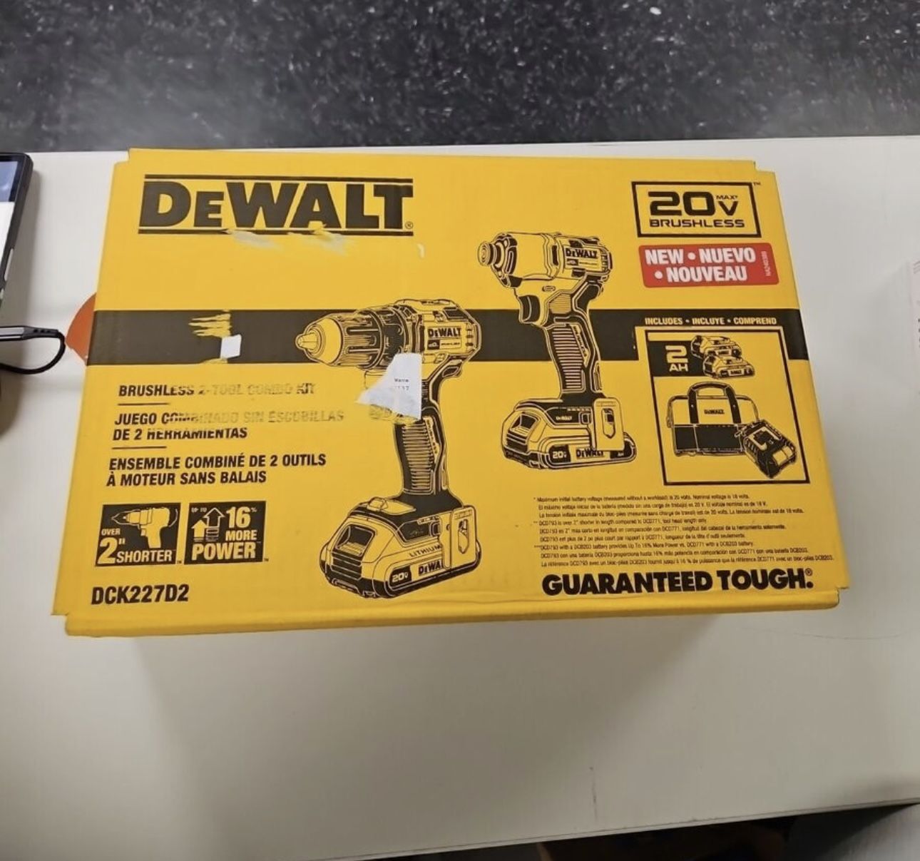 **NEW** DEWALT 20V MAX Brushless 2-Tool Combo Kit DCK227D2