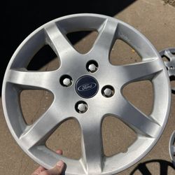 Ford Focus OEM Hubcaps – 2005 – Set of 4 – $30 (Anderson, CA)
