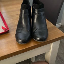 Woman’s Low Boots