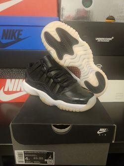 Deadstock Kids Air Jordan 11 Retro Low (72-10)