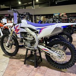 2024  yamaha yz250 50th anniversary edition 