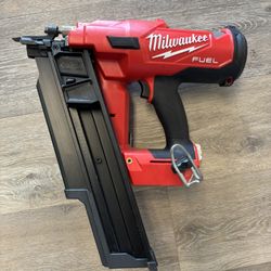 Milwaukee Tools Nail Gun