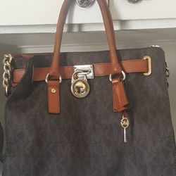 Michael Kors MK Bag/Purse/ Handbqg/ Shoulder Bag