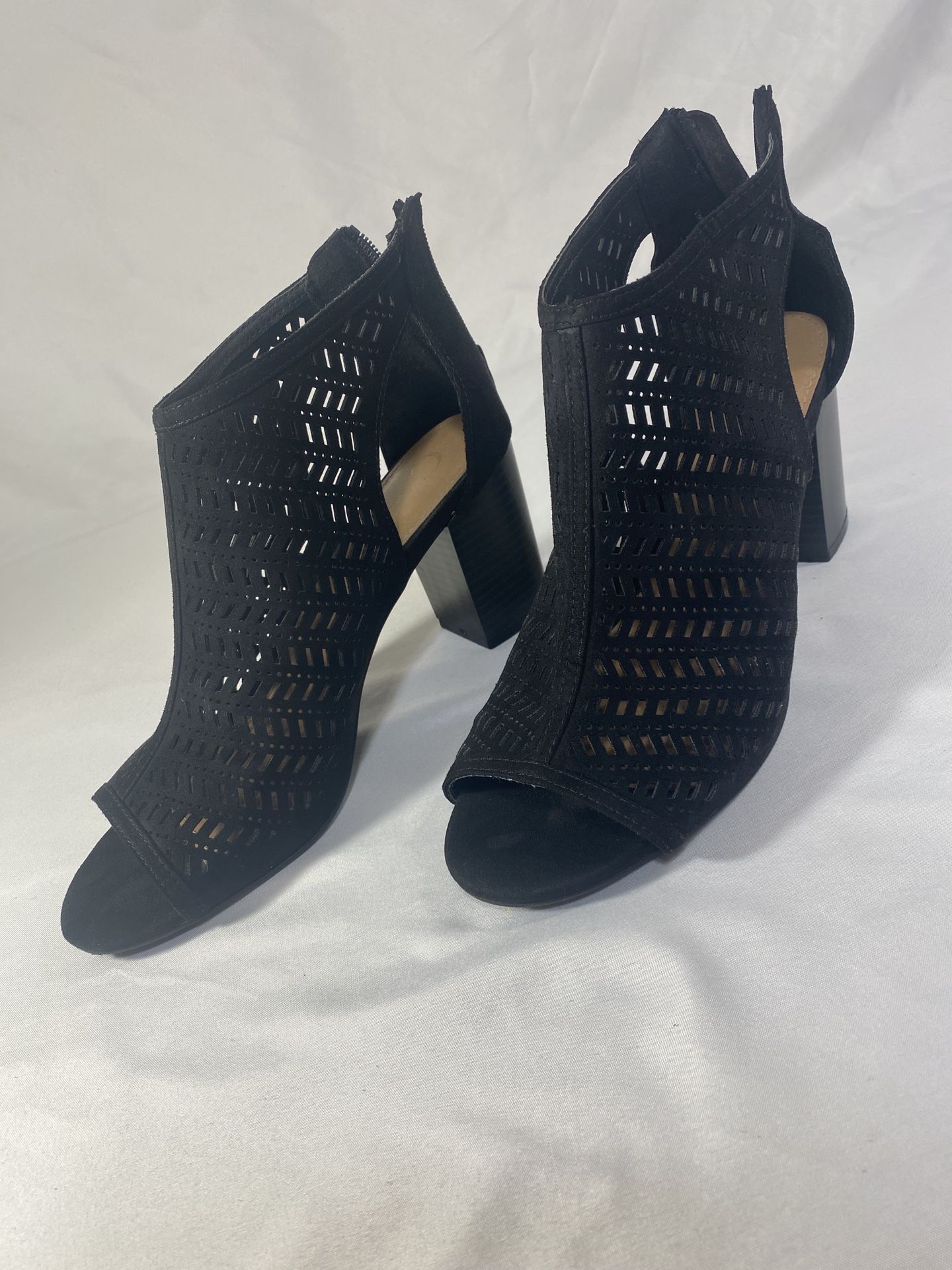 C Est. 1946 Size 8 Black Open Toe