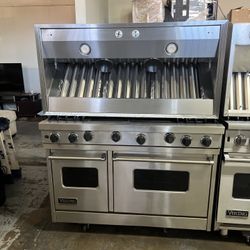 VIKING 48”WIDE GAS RANGE STOVE AND VIKING 48”WIDE RANGE HOOD 