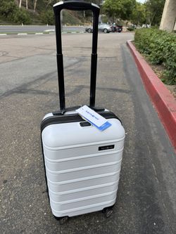 Samsonite Omni 2 Carry-On Spinner 22” x 14” x 9” – Birch White – Brand New 