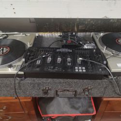 Pair Of Technics 1200