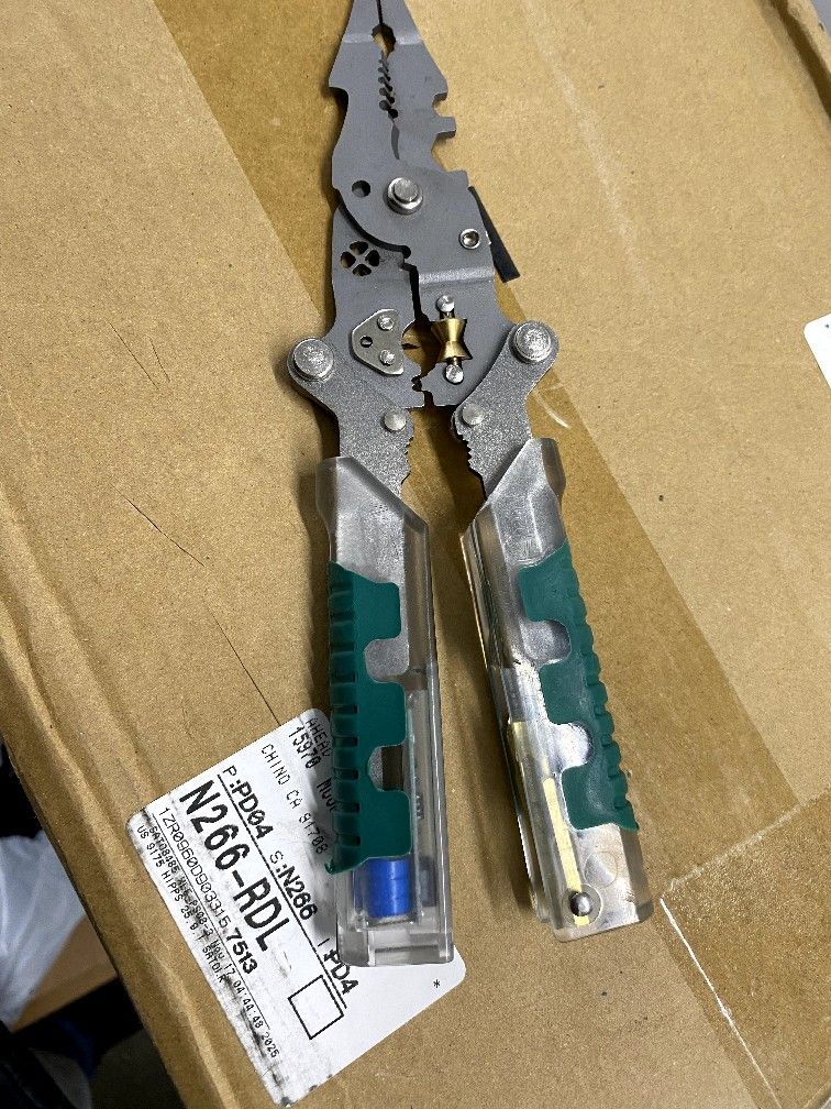 New Plyers Multi Tool