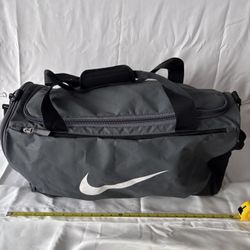 Nike Large Gray Black Duffel Gym Bag Training Travel Sports Tote Bag Swoosh Logo