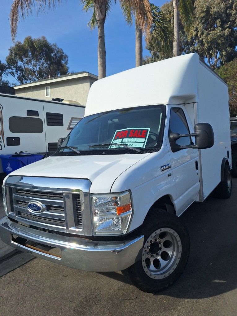 2016 Ford E-350
