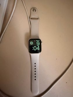 Apple Watch SE (GPS) (2nd Generation)