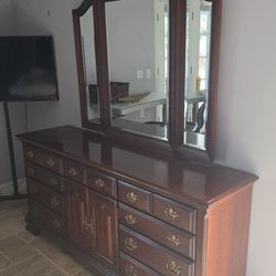 ✨ Kincaid Solid Mahogany Bedroom Set – Classic, High-End Quality ✨