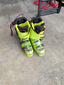 Men's K2 ski boot size 9