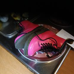 Dr Martin's Size8. Kids