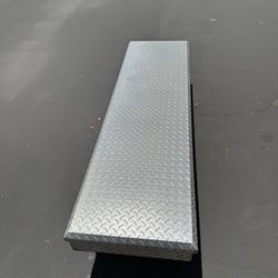 UWS HEAVY DUTY TRUCK TOOL BOX EXCELLENT CONDITION 