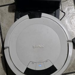 SHARK IROBOT CORDLESS VACUUM 