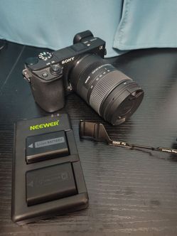 Sony a6400 mirror less camera very low shutter count.