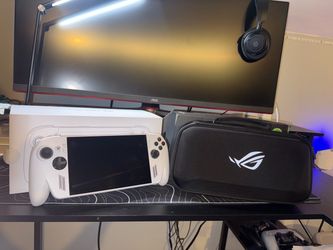 ROG Xbox Ally  + Premium ROG Case + Charger - Like new, Barely used!