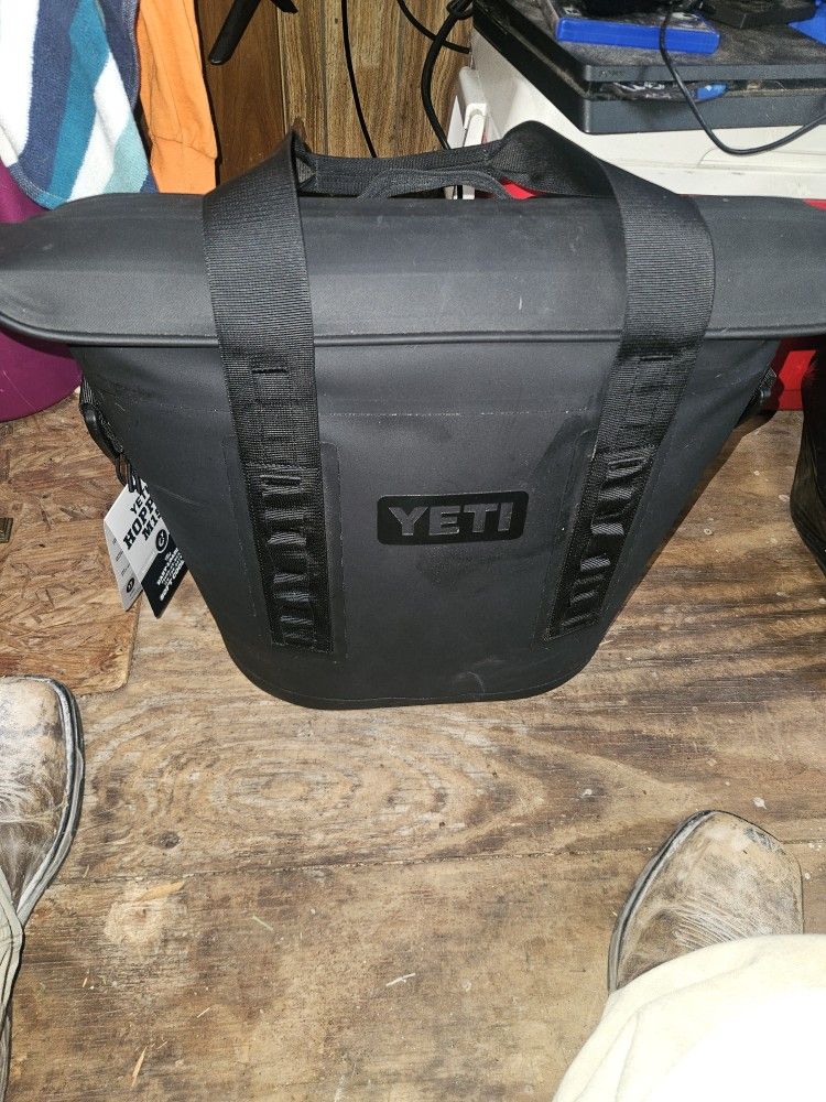 YETI HOPPER M15 COOLER BAG