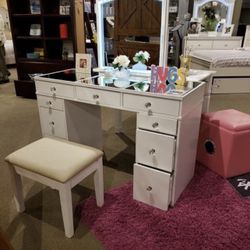 White Vanity Set