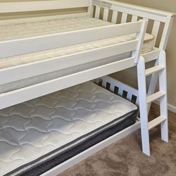 Max & Lily Over Twin Low Bunk Bed. Bed story and Inofia mattresses