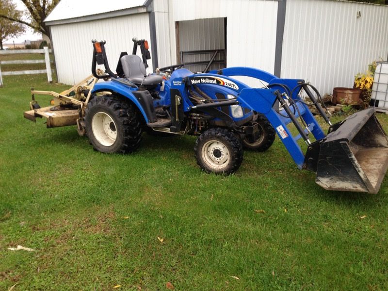 New Holland TC34D tractor and loader
