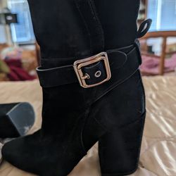Vince Camuto Suede and leather low cut boots/heels