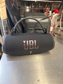 JBL charged 6 speaker original for sale $150