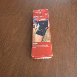 ACE Knee Adjustable Compression Support w Stabilizers, Black New open 
box. UPC 05110. Size Ajustable. Support level Firm. UPC 
05110. W