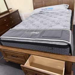 Queen Bed Room Set ( Queen Bed Frame , Dresser. Mirror. 1 N/ Stand ) 