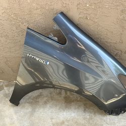 2012 2013 2015 2017 2018 TOYOTA PRIUS V RIGHT SIDE FENDER OEM