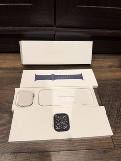 Apple Watch Series 11 Natural Titanium Edition - Like NEW Condition Box and all - 100% Battery