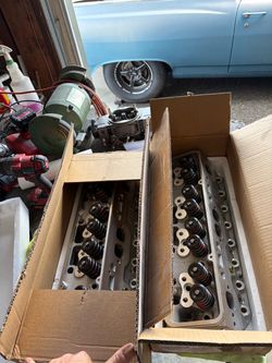 Sbc small block Chevy aluminum heads NEW