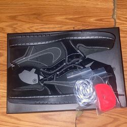 Jordan 1 Low Travis Scott Phantoms size 9