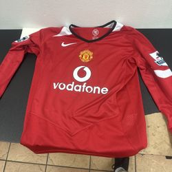Manchester United Vodafone Jersey – Vintage Style – Size M
