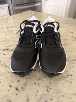 New Balance Fresh Foam Velo Baseball Cleats