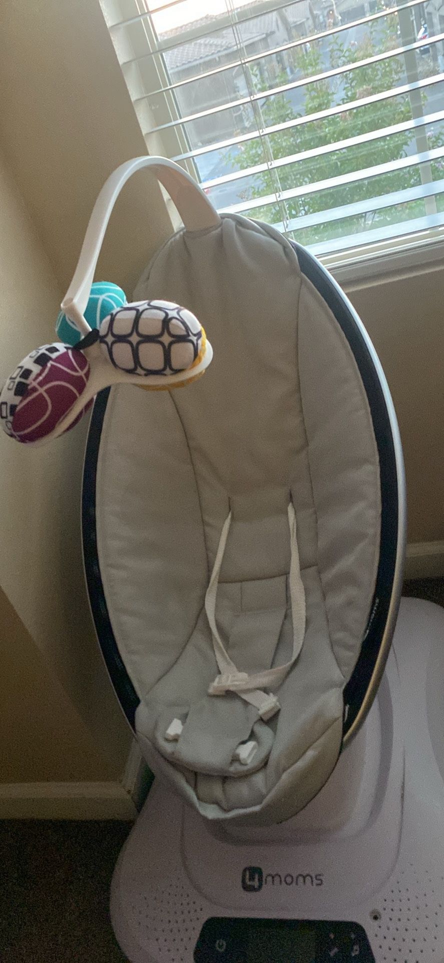 4 Moms Baby Swing